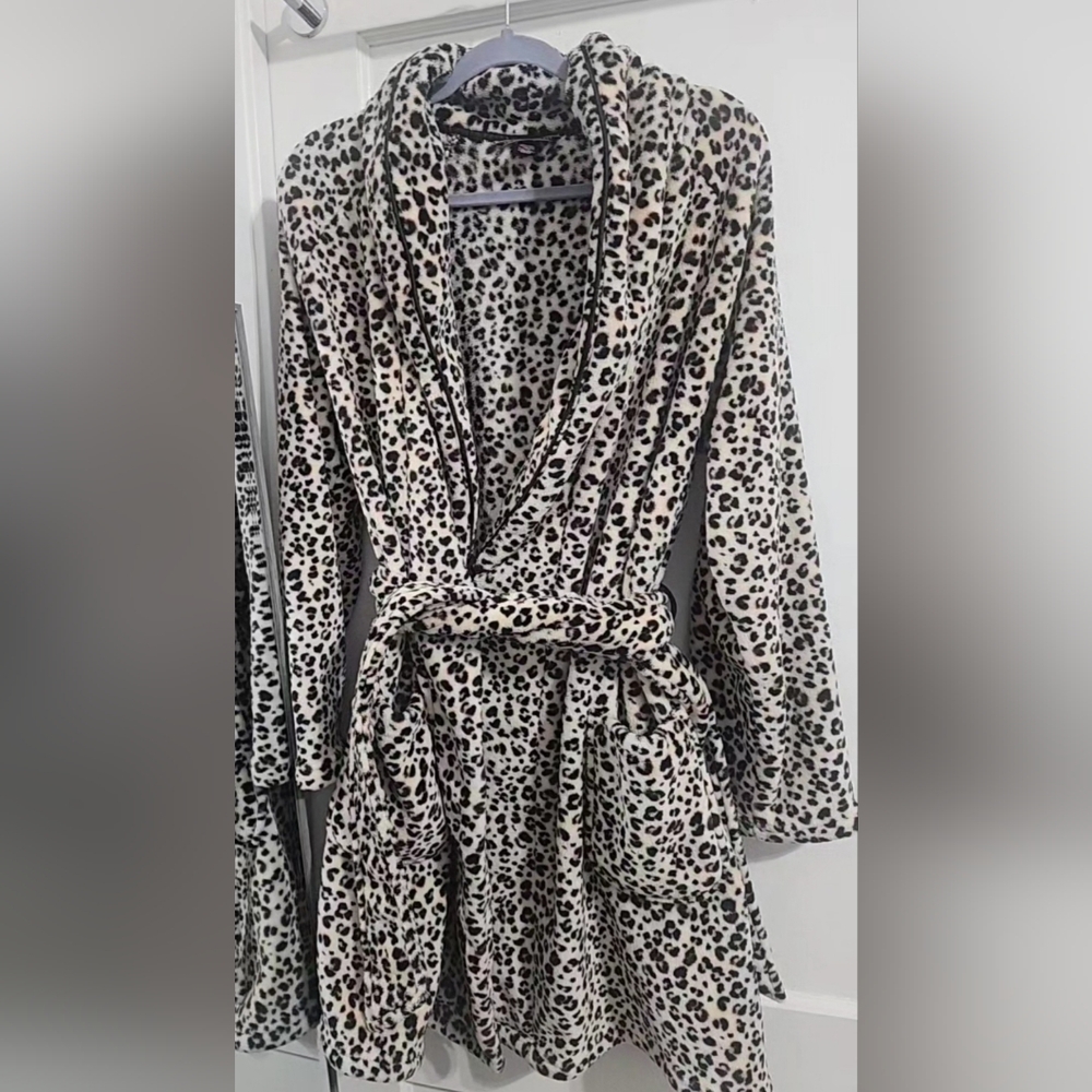 Victoria's Secret Leopard Bath Robe